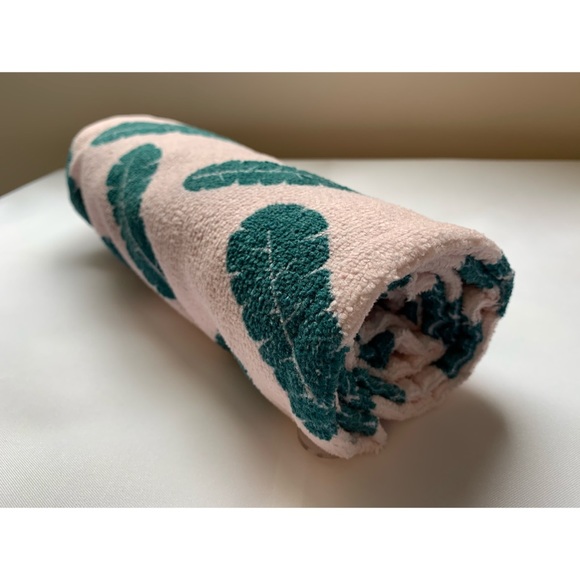 COPY - ⚡️Host Pick⚡️Coco and Eve Microfibre Hair Towel - Picture 2 of 5